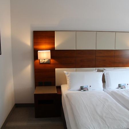 Adena Hotel Μπρέμερχαφεν Εξωτερικό φωτογραφία