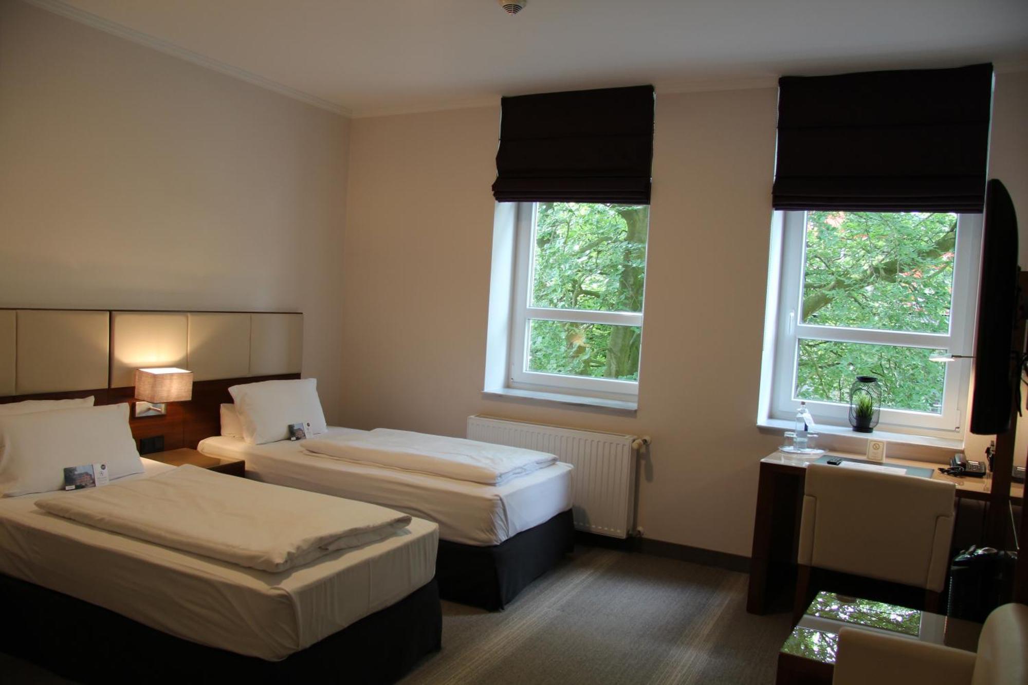 Adena Hotel Μπρέμερχαφεν Εξωτερικό φωτογραφία