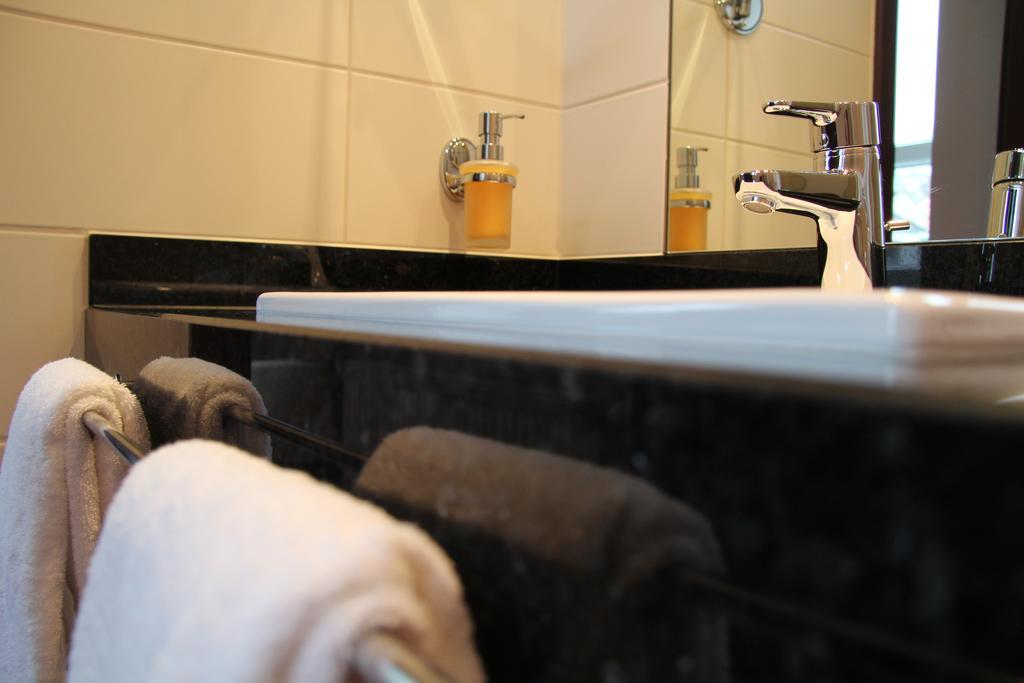 Adena Hotel Μπρέμερχαφεν Εξωτερικό φωτογραφία
