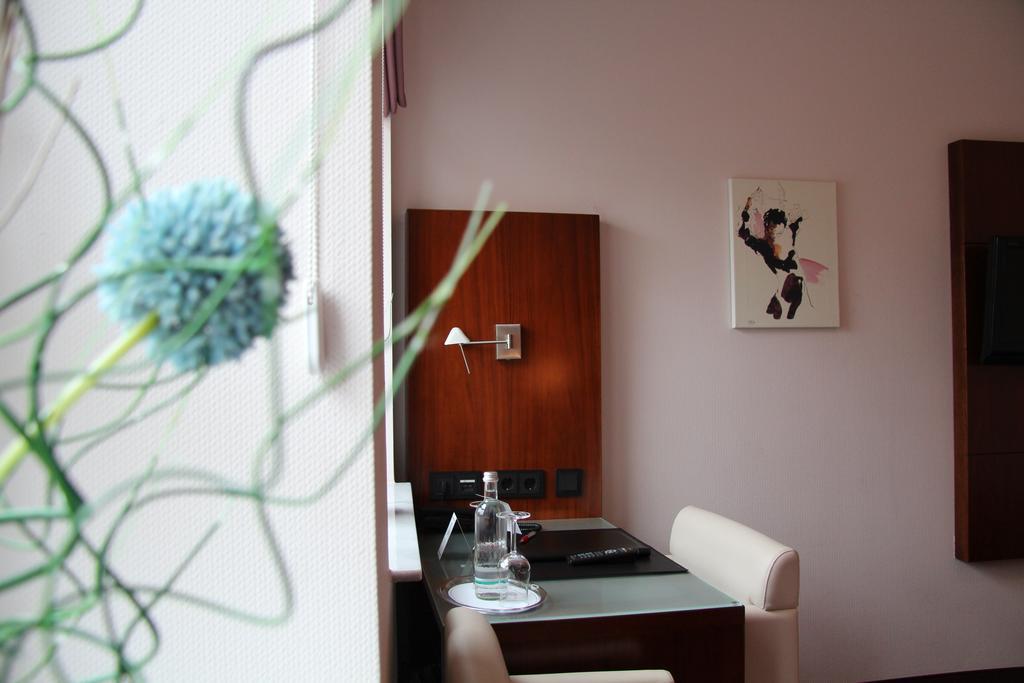 Adena Hotel Μπρέμερχαφεν Εξωτερικό φωτογραφία