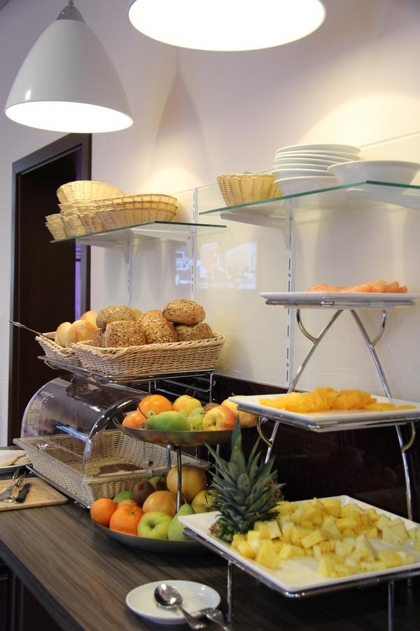 Adena Hotel Μπρέμερχαφεν Εξωτερικό φωτογραφία
