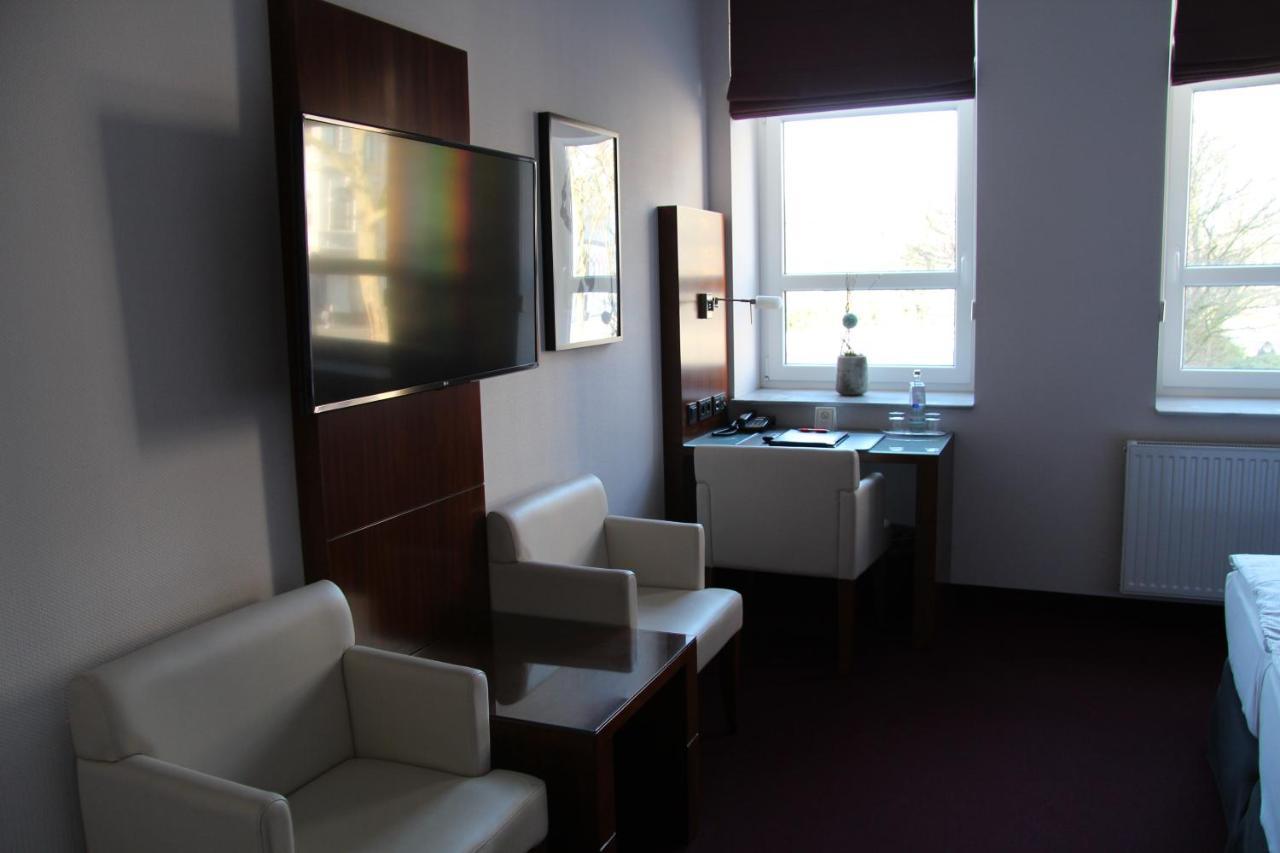 Adena Hotel Μπρέμερχαφεν Εξωτερικό φωτογραφία