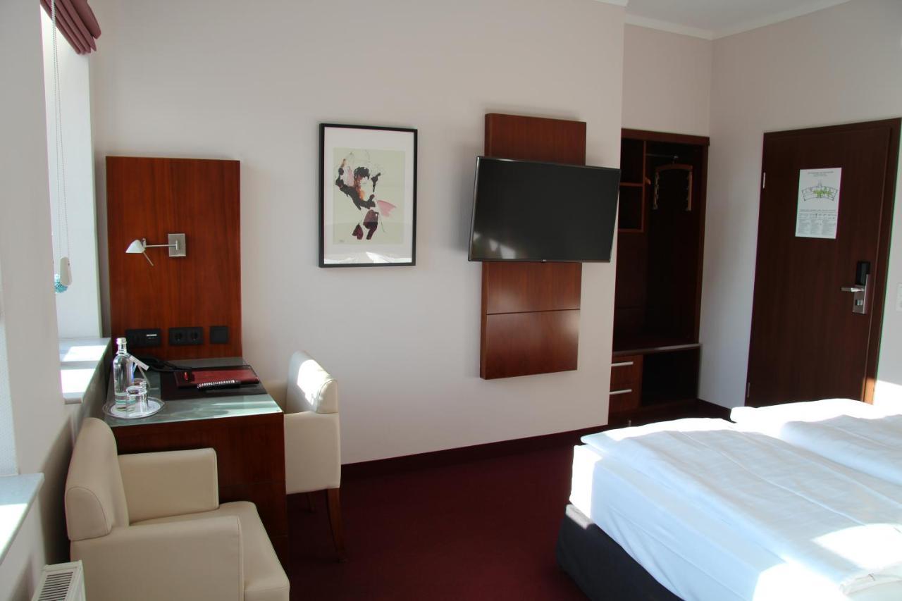Adena Hotel Μπρέμερχαφεν Εξωτερικό φωτογραφία