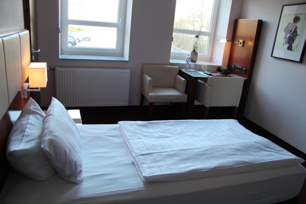 Adena Hotel Μπρέμερχαφεν Εξωτερικό φωτογραφία